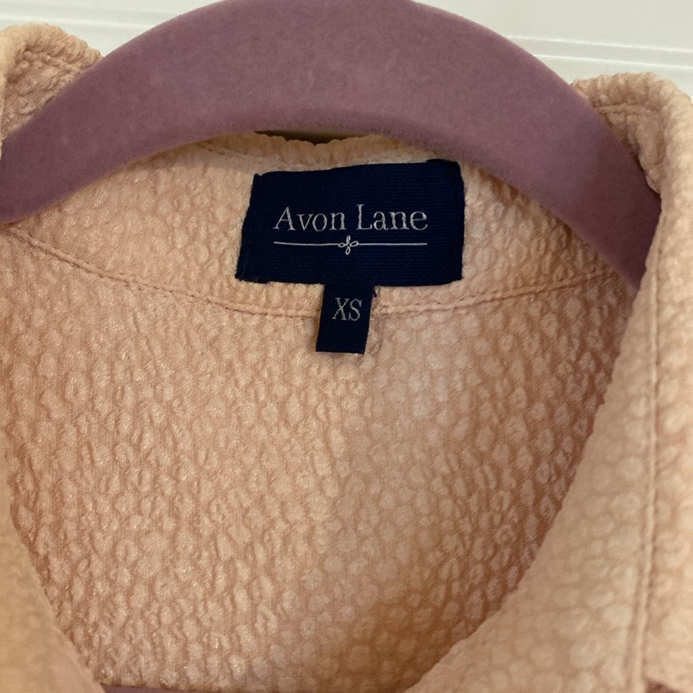 Avon Lane Tuckernuck Crepe Pleated Blouse - Picture 3 of 4